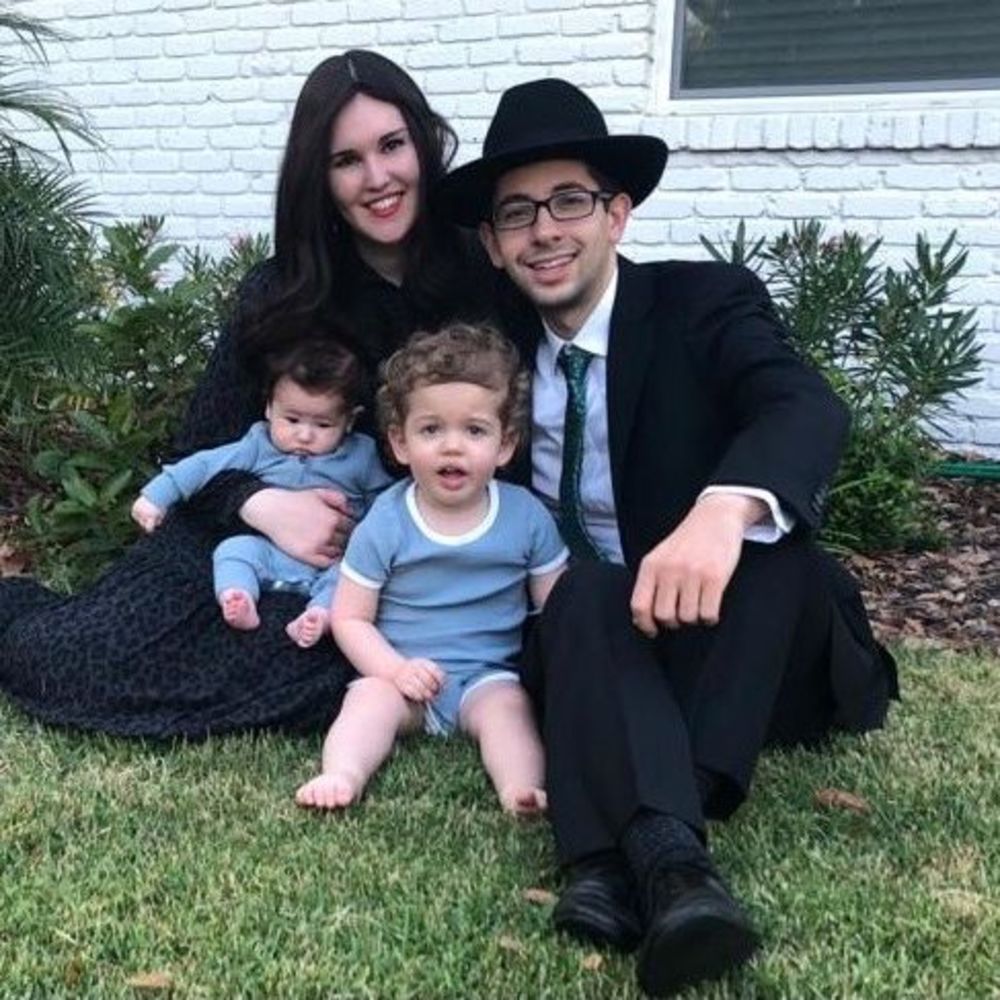 Meet your Posher, Ayala